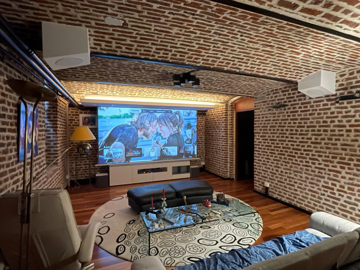 AV Concept Products CeilingScreen Tensioned X (BlackDrop 40cm) - Infinity+ (Sortie de toile à l'arrière) - Image 3